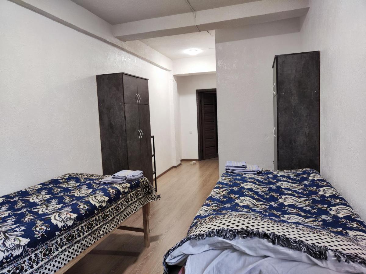 Nomad Inn Бішкек Екстер'єр фото