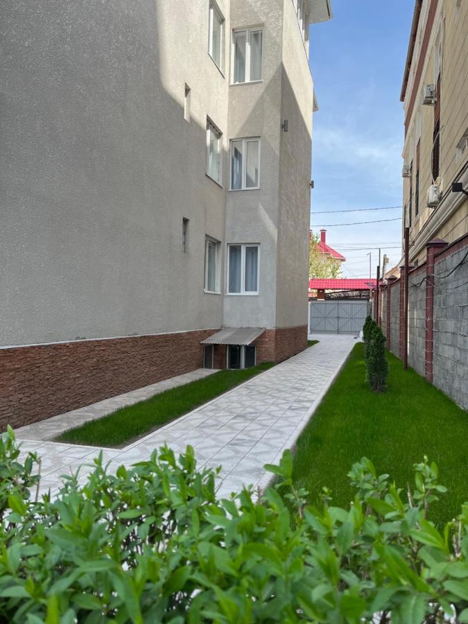 Nomad Inn Бішкек Екстер'єр фото